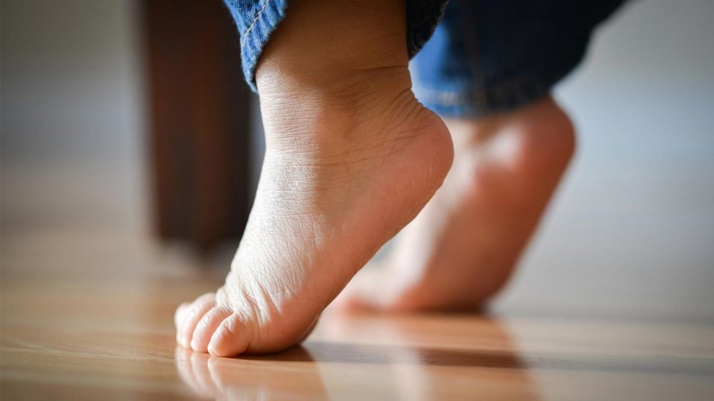 بهترین کلینیک های تخصصی پا|صافی کف پا در کودکان